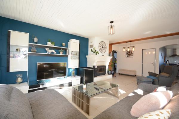 Maison à vendre 5 pièces avec 3 chambres garage / atelier / jardin proche de MANSLE (16)