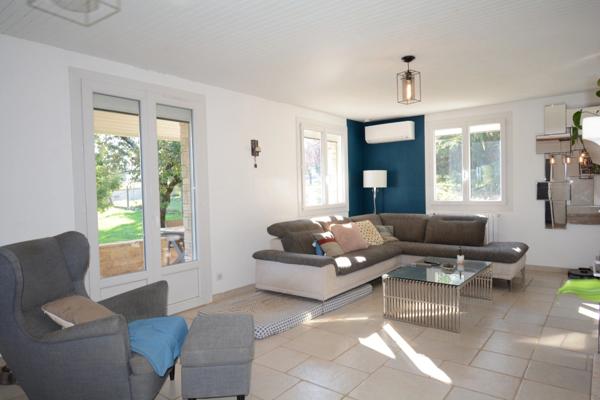 Maison à vendre 5 pièces avec 3 chambres garage / atelier / jardin proche de MANSLE (16)