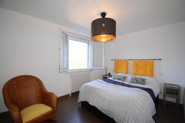 Maison à vendre 5 pièces avec 3 chambres garage / atelier / jardin proche de MANSLE (16)