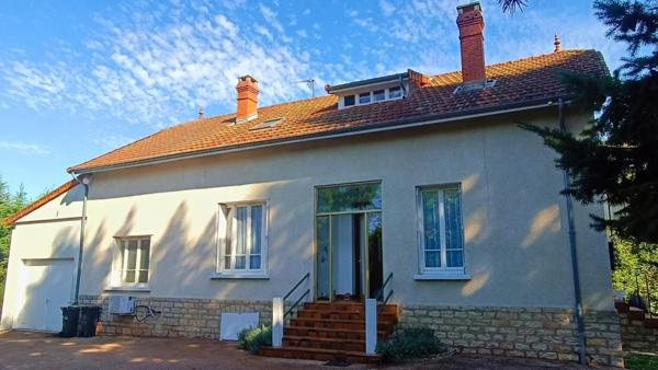 Sennecey-le-Grand (71) - Maison de 125m² dans parc arboré