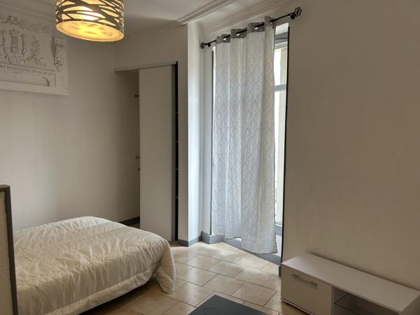CENTRE-VILLE - STUDIO MEUBLE & EQUIPE - EAU & ELECTRICITE POUR 100€ EN SUPPLEMENT
