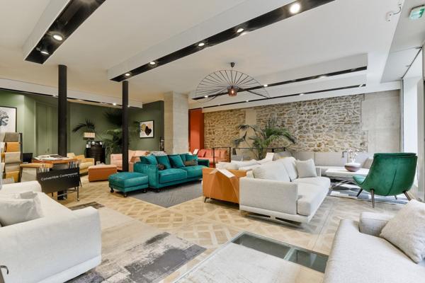 Local commercial de Prestige à deux pas du Triangle d'Or