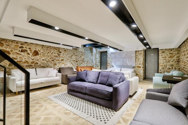 Local commercial de Prestige à deux pas du Triangle d'Or