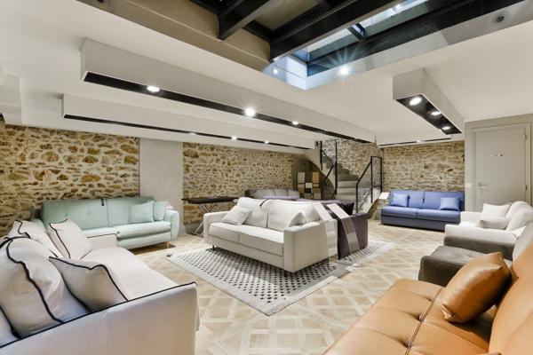 Local commercial de Prestige à deux pas du Triangle d'Or