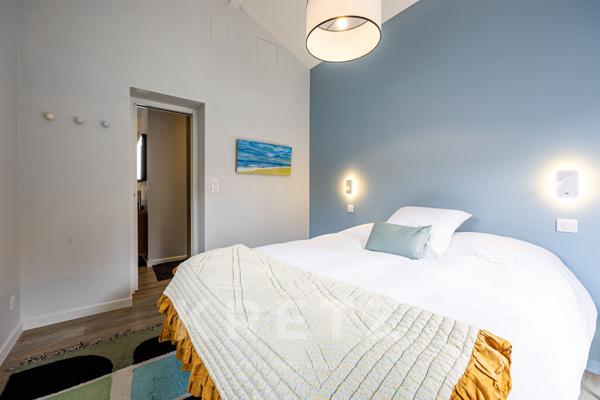 Maison rénovée, cour ensoleillée et art de vivre au cœur d’Hossegor.