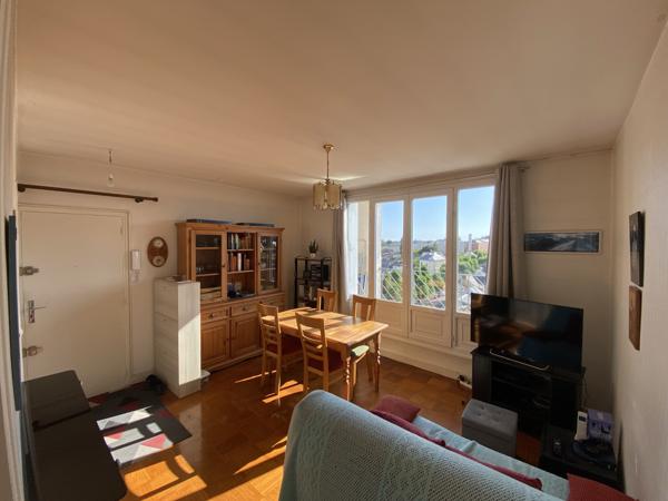 Rond Point de Vannes - T3 - 49.5 M2 + 2 balcons + cave