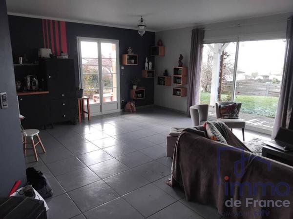 Maison 6 pièces                                        - 42210 Montrond-les-Bains Réf : 2800-CIFVFOREZVELAY