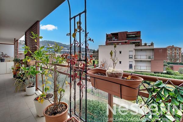 A VENDRE DRAGUIGNAN | Appartement 3 pièces de 64 m² avec garage et piscine