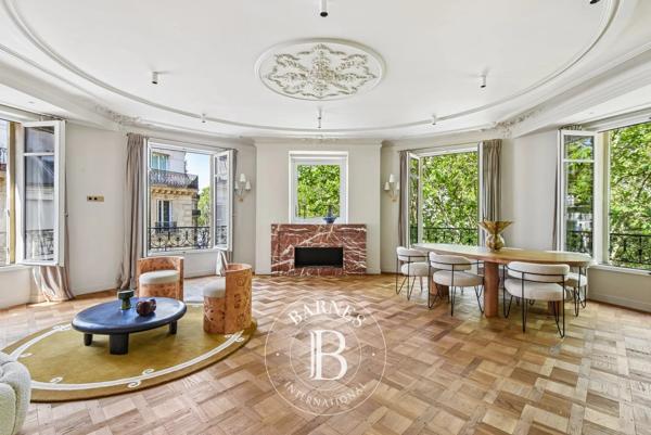 Paris 7ème, Appartement 2 Chambres -  125 m² à vendre
