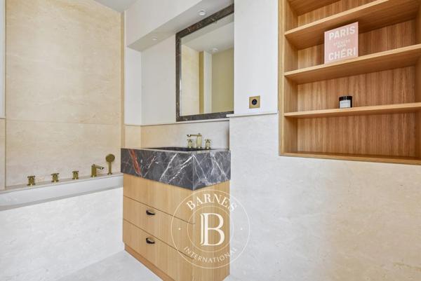 Paris 7ème, Appartement 2 Chambres -  125 m² à vendre