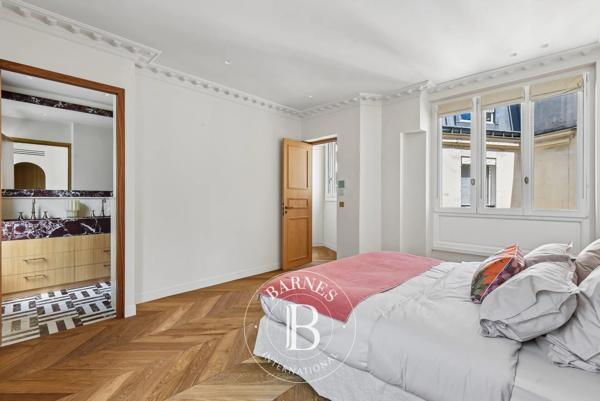 Paris 7ème, Appartement 2 Chambres -  125 m² à vendre