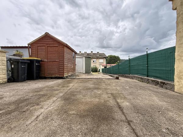 maison de cité 97 m2 3 chambres , jardin , garage possible.