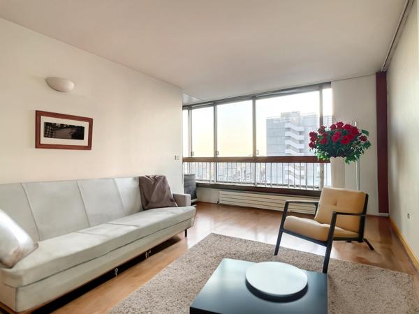 Paris 15e BEAUGRENELLE, étage élevé, 3 pièces 77m2 Vue et luminosité