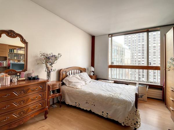 Paris 15e BEAUGRENELLE, étage élevé, 3 pièces 77m2 Vue et luminosité