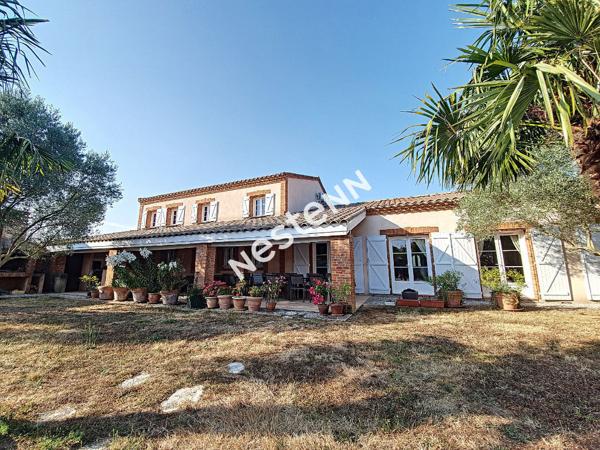A vendre maison de style 8 chambres avec piscine et dépendances sur 1.7Ha de terrain avec vue Pyrénées Secteur Auterive