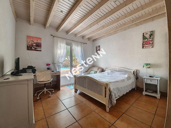 A vendre maison de style 8 chambres avec piscine et dépendances sur 1.7Ha de terrain avec vue Pyrénées Secteur Auterive