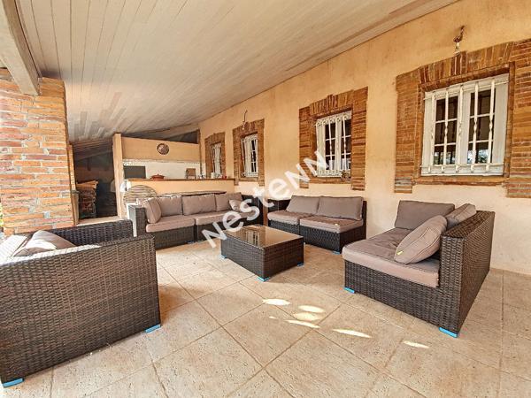 A vendre maison de style 8 chambres avec piscine et dépendances sur 1.7Ha de terrain avec vue Pyrénées Secteur Auterive