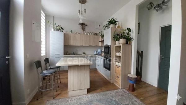 VIEUX LORMONT - BORDEAUX RIVE DROITE - MAISON DE 5 PIECES