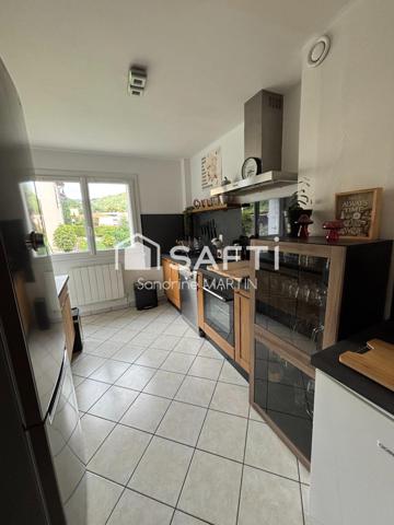 Appart T3 RDC surélevé, 77m2, cave et parking.