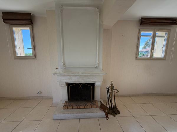 grande maison lumineuse