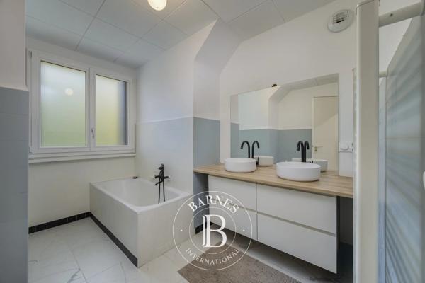 Lucinges, Maison 4 Chambres -  248 m² à vendre