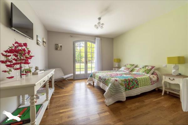 Maison à vendre |  Hourtin |  7 pièces | 194 m²