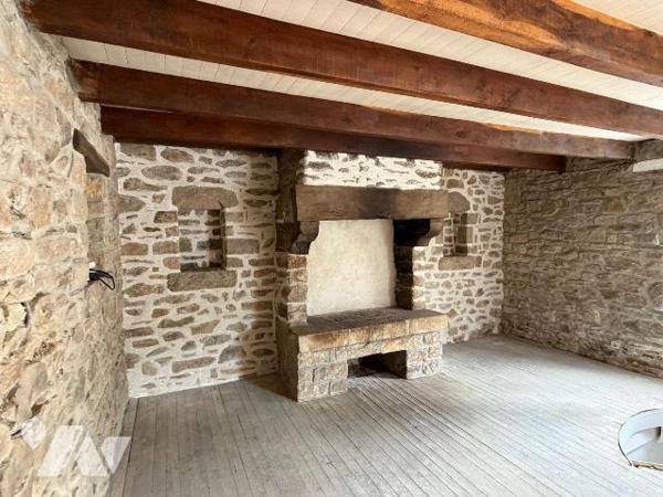Au coeur de Pont-Aven, à deux pas du Bois d'Amour et de l'entrée de la ville, voici une maison ...