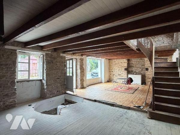 Au coeur de Pont-Aven, à deux pas du Bois d'Amour et de l'entrée de la ville, voici une maison ...
