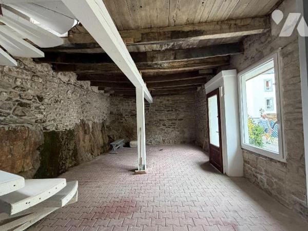 Au coeur de Pont-Aven, à deux pas du Bois d'Amour et de l'entrée de la ville, voici une maison ...