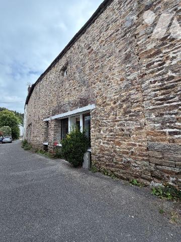 Au coeur de Pont-Aven, à deux pas du Bois d'Amour et de l'entrée de la ville, voici une maison ...