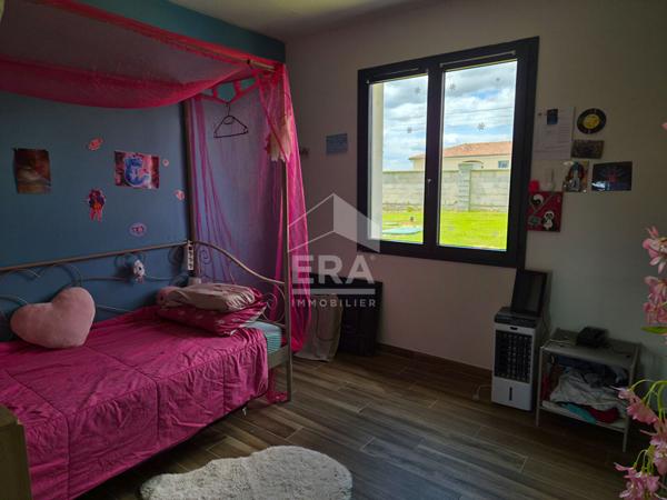 Maison plain pied, 7 pièces à vendre à Montpon Ménestérol - 157 m².