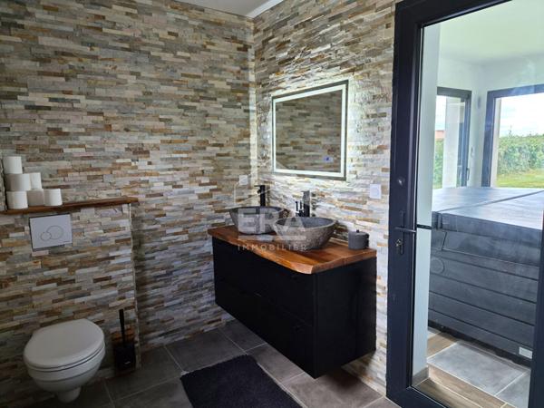 Maison plain pied, 7 pièces à vendre à Montpon Ménestérol - 157 m².