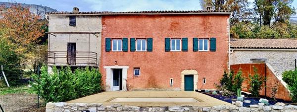 Maison à louer dans la forêt communale de Grasse