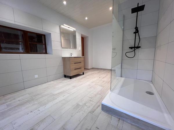 Immeuble 15 pièces - 439 m²
