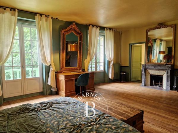 Asnières-sur-Oise, Maison 5 Chambres -  347 m² à vendre