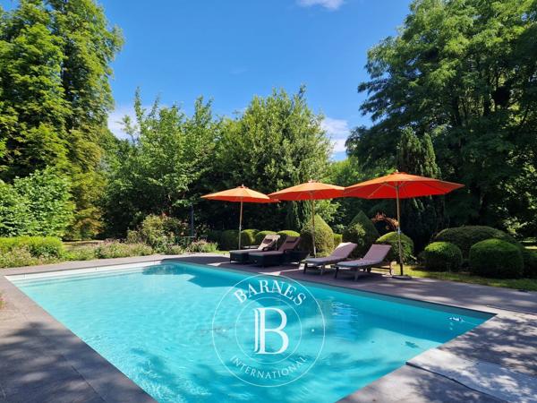 Asnières-sur-Oise, Maison 5 Chambres -  347 m² à vendre