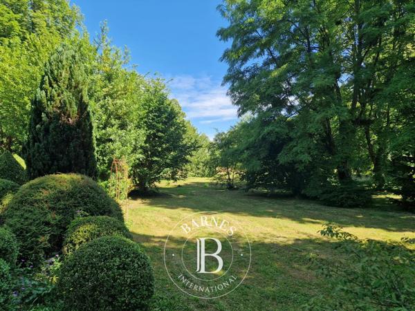 Asnières-sur-Oise, Maison 5 Chambres -  347 m² à vendre
