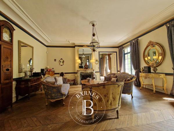 Asnières-sur-Oise, Maison 5 Chambres -  347 m² à vendre