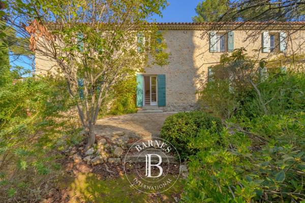 Sanary-sur-Mer, Propriété 3 Chambres -  140 m² à vendre