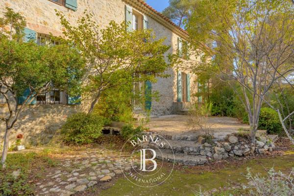 Sanary-sur-Mer, Propriété 3 Chambres -  140 m² à vendre