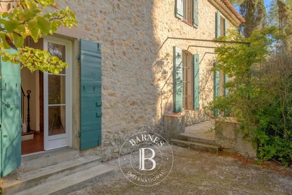 Sanary-sur-Mer, Propriété 3 Chambres -  140 m² à vendre