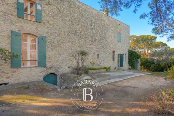 Sanary-sur-Mer, Propriété 3 Chambres -  140 m² à vendre