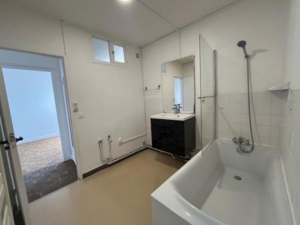 APPARTEMENT T3 RENOVE EN RESIDENCE