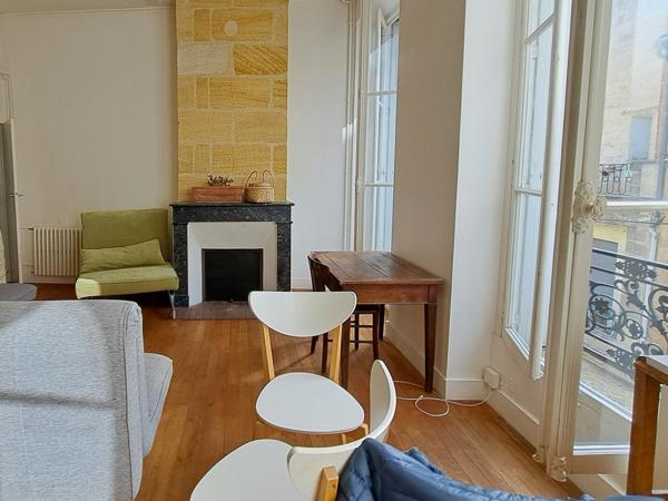 Bordeaux (33000) Charmant duplex avec terrasse en plein cœur historique
