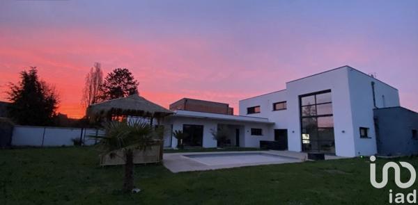 Maison d’architecte 7 pièces de 252 m² à Sens (89100)