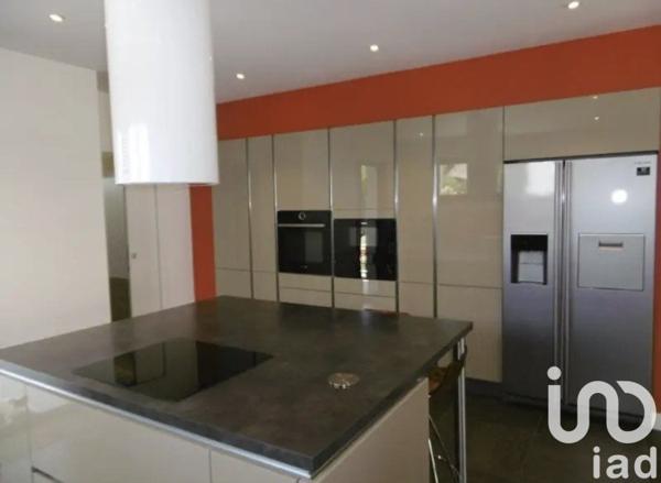 Maison d’architecte 7 pièces de 252 m² à Sens (89100)