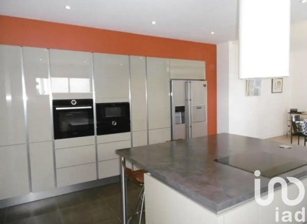 Maison d’architecte 7 pièces de 252 m² à Sens (89100)