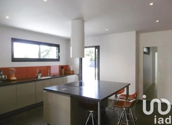 Maison d’architecte 7 pièces de 252 m² à Sens (89100)