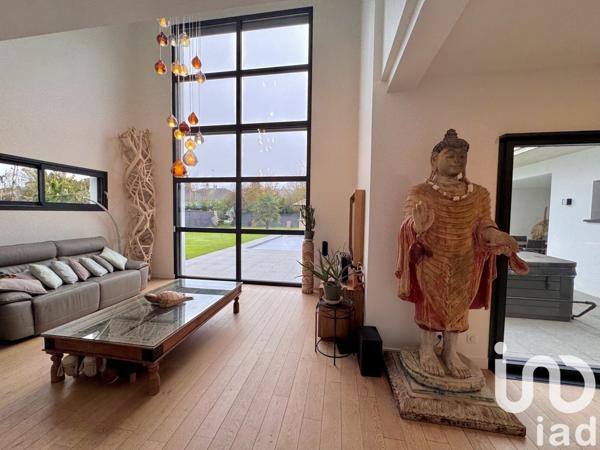 Maison d’architecte 7 pièces de 252 m² à Sens (89100)