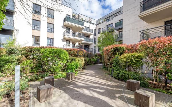 Appartement à vendre    4 pièces • 76,62 m2 Joinville-le-Pont